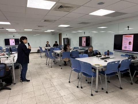 圖一、林靜茹老師致詞介紹.jpg